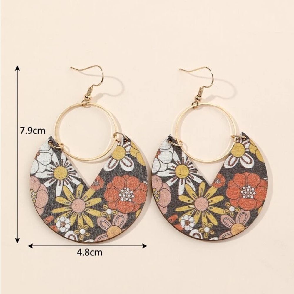 Gold-tone hoop bohemian style earrings - Picture 2 of 2